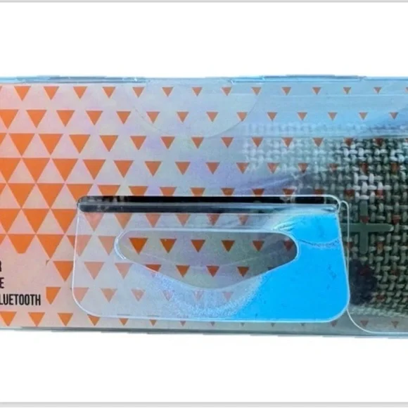 JBL Go 3 Bluetooth Speaker - Green Camouflage - Picture 3 of 4